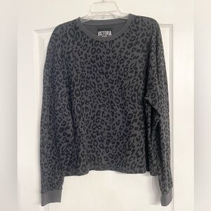Pre-Owned Victoria’s Secret Animal Print Victoria Sport Sweatshirt